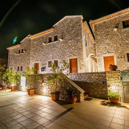 Mani Selinitsa Art Koloveas * Agios Nikolaos (Mani)