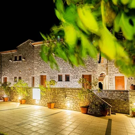 Mani Selinitsa Art Koloveas * Agios Nikolaos (Mani)