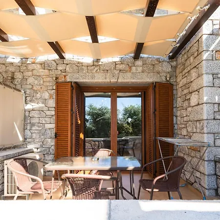 Mani Selinitsa Art Koloveas