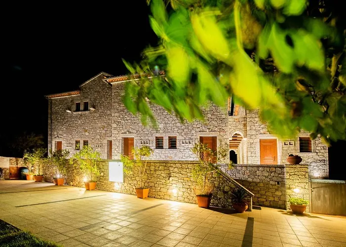 Mani Selinitsa Art Koloveas * Agios Nikolaos (Mani)