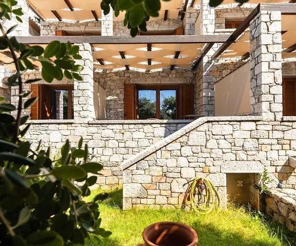 Apartment Mani Selinitsa Art Koloveas