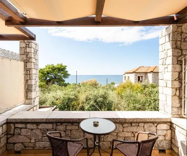 Mani Selinitsa Art Koloveas * Agios Nikolaos (Mani)