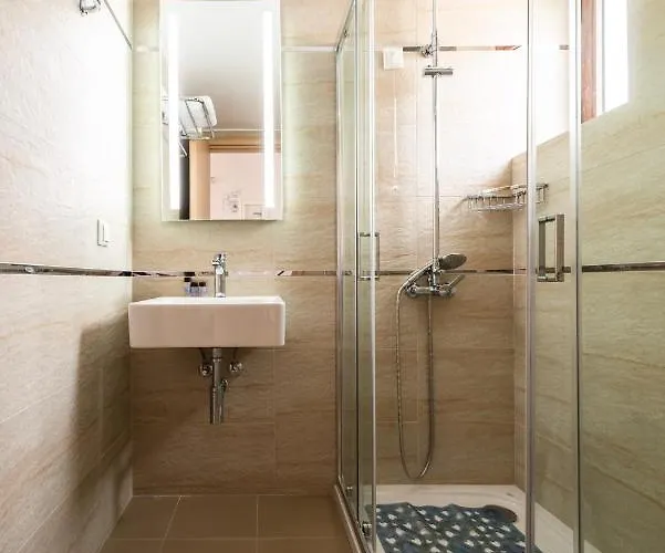 Mani Selinitsa Art Koloveas *