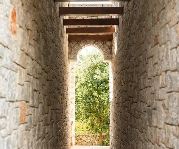 Mani Selinitsa Art Koloveas